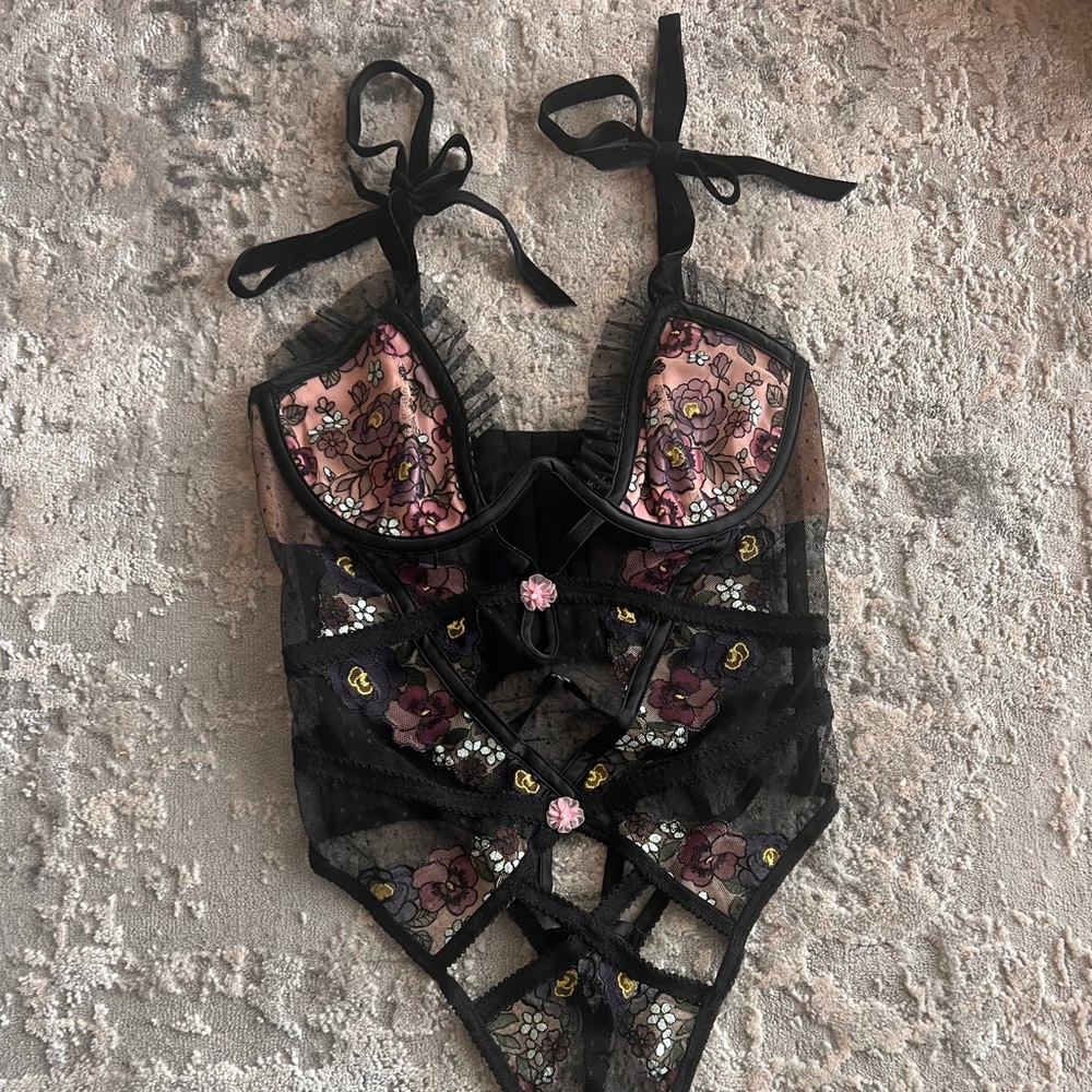 For love and lemons 🍋 Womens bodysuit corset size small